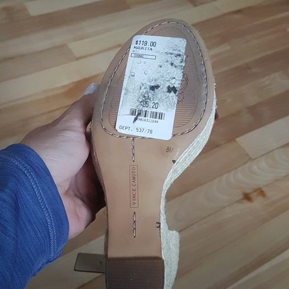 Vince Camuto sandals - Picture 3 of 3